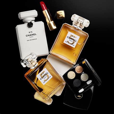 chanel make up holiday 2021 collection|Chanel no 5 eyeshadow.